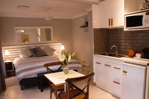Paperbark Bed & Breakfast - Accommodation Brisbane 3