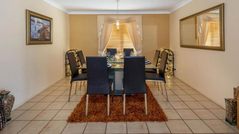 Paradise On Banksia Canal - Accommodation Brisbane 3