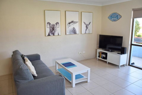 Paragon Apartment 3 - Bring Your Own Linen. - Accommodation Brisbane 0