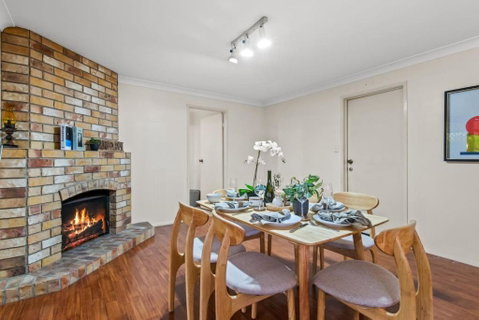 Peaceful 4BR At Sunnybank CBD With 2Parking Yard And Mall - Accommodation Brisbane 0