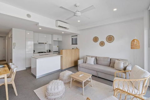 Peaceful One Bedroom Residence With Parking - Accommodation Brisbane 1