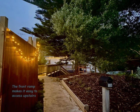 Peaceful Places - Surf Side, Linen, Pets, Wifi - Accommodation Brisbane 2
