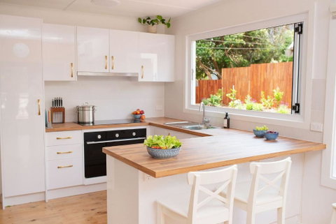 Peaceful Places - Surf Side, Linen, Pets, Wifi - Accommodation Brisbane 3