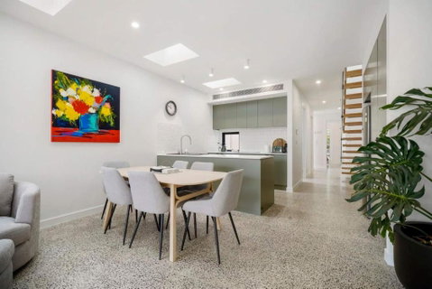 Peaceful Retreat With Backyard In Brunswick East - Accommodation Brisbane 2