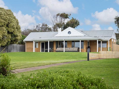 Pelicans View A Riverside Retreat - Accommodation Brisbane 0
