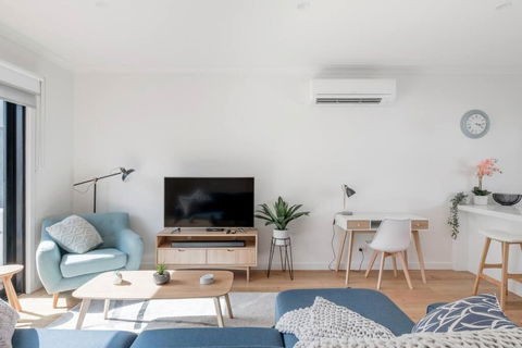 Perfect Port Melbourne Townhouse - Accommodation Brisbane 1
