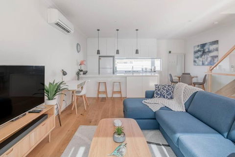 Perfect Port Melbourne Townhouse - Accommodation Brisbane 3