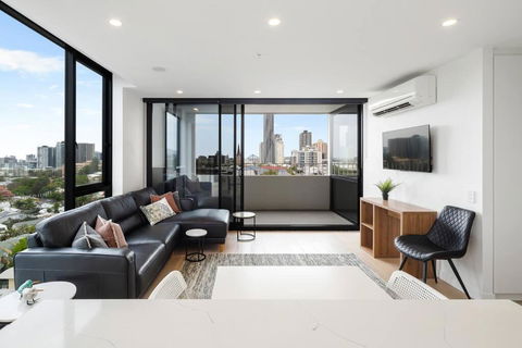 Perfect Haven In Spring Hill 2B1B And Parking - Accommodation Brisbane 0
