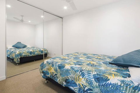 Perfect Haven In Spring Hill 2B1B And Parking - Accommodation Brisbane 3