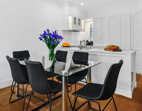 Perfect Page St Home 3Bed 2Bath Sleeps 6 - Accommodation Brisbane 1