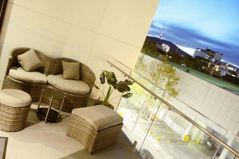 Perfectly Located Modern Apartment - Canberra CBD - Accommodation Brisbane 3