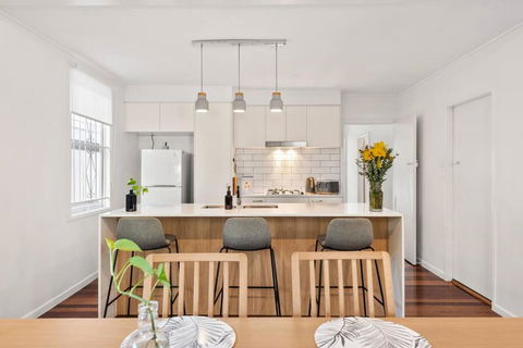 Picture Perfect! 2Bed/1Bath/1Car ~ House ~ Windsor - Accommodation Brisbane 1