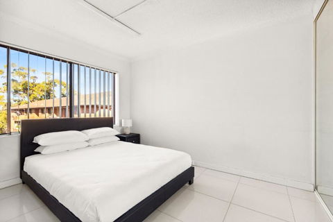 Polished 2-Bed Unit In The Heart Of Parramatta - Accommodation Brisbane 3
