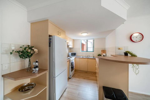 Poppy On The Lane - WiFi CBD - Accommodation Brisbane 3