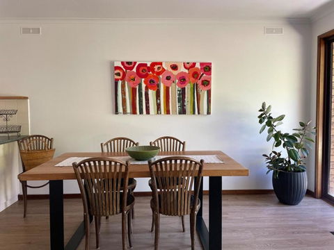 Poppies Clunes - Accommodation Brisbane 0