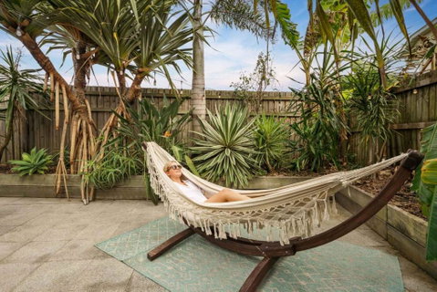 Pet Friendly House Opposite Bokarina Beach - Accommodation Brisbane 3