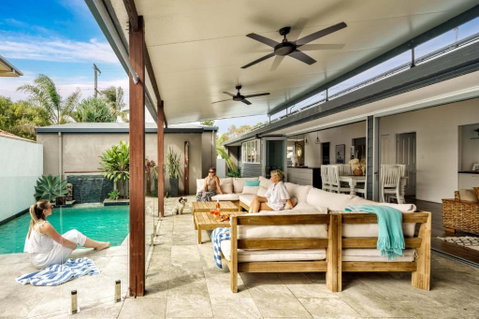 Pet Friendly House Opposite Bokarina Beach - Accommodation Brisbane 0