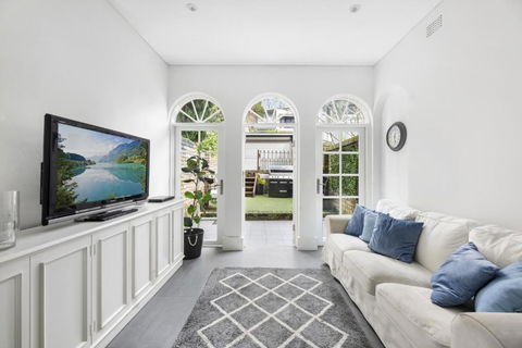 Pet Friendly Paddo Terrace - Accommodation Brisbane 0
