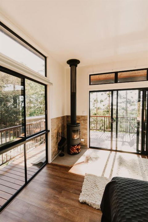 Rainforest Gardens - Luxury Hillside Accomodation With Views To Bay & Islands - Accommodation Brisbane 3
