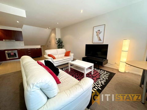 Pretty Penthouse - Close To ANU - Accommodation Brisbane 0