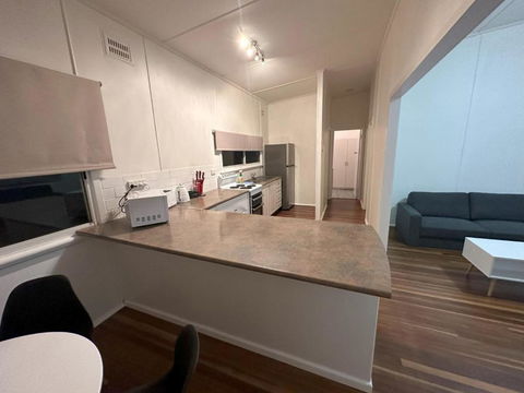 Private 1 Bedroom Apartment With Fenced Yard - Accommodation Brisbane 2