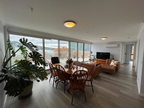 Private Room With Ensuite In The CBD - Accommodation Brisbane 0