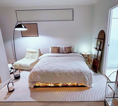 Private Room With Balcony - Accommodation Brisbane 1