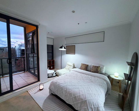 Private Room With Balcony - Accommodation Brisbane 0