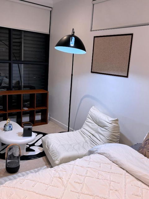 Private Room With Balcony - Accommodation Brisbane 3