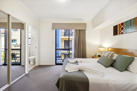 Prized Perth Retreat 1BDR - Accommodation Brisbane 2
