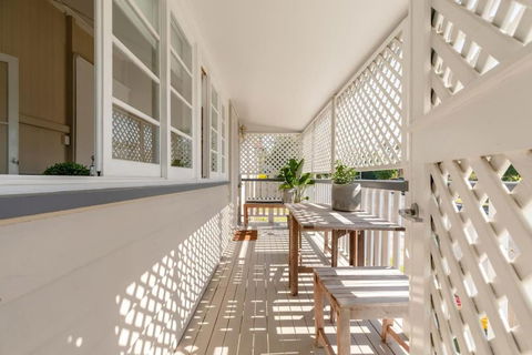 Quaint & Cosy 1 Bedroom Apartment In Queenslander. - Accommodation Brisbane 0