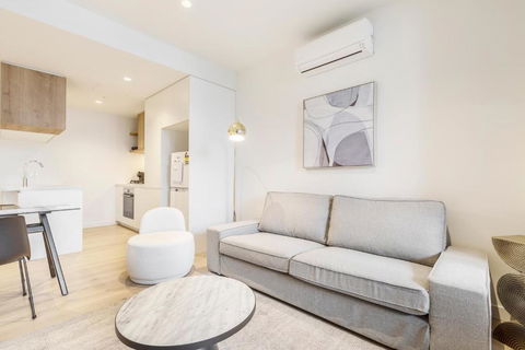 Quaint Stylish Hideout In Trendy South Melbourne - Accommodation Brisbane 2