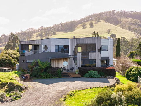 Quarry Hill Lookout - Accommodation Brisbane 0