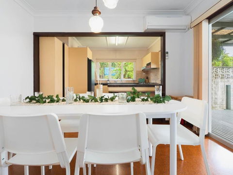 Quiet 4BR Haven Home With Green Surroundings - Accommodation Brisbane 2