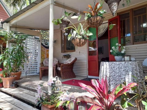 Quirky Cottage In Centre Of Maleny, Walk Everywhere - Accommodation Brisbane 3