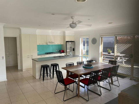 R&R By The Bay In Prime Location - Accommodation Brisbane 3