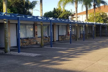 Raceways Motel with Accommodation Brisbane