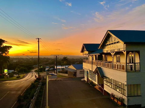 Railway Hotel - Accommodation Brisbane 0