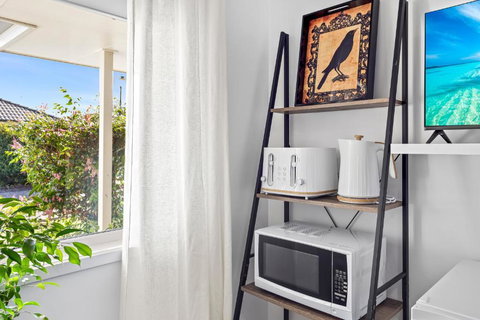 Raven Studio Griffin - Accommodation Brisbane 3