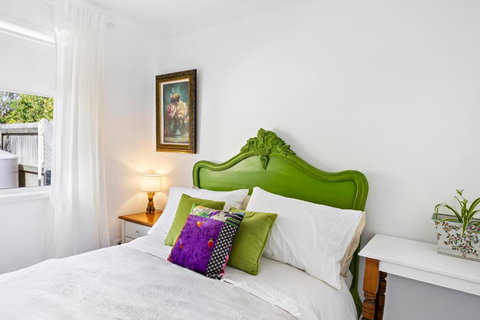 Raven Studio Griffin - Accommodation Brisbane 1