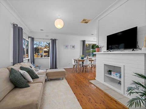 Read Place Retreat - Accommodation Brisbane 1