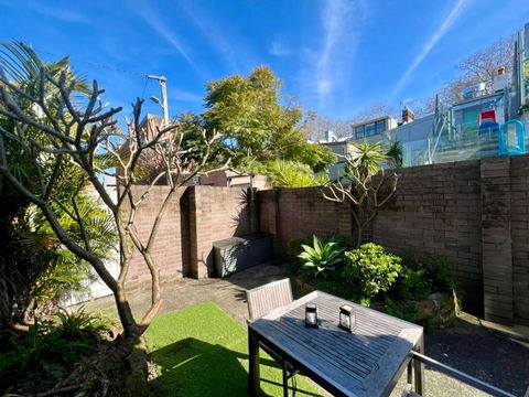 Rear Garden Suite - Accommodation Brisbane 0