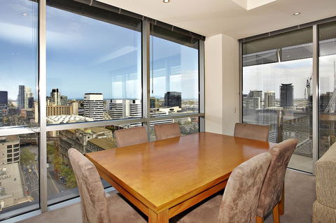 Astra Apartments Melbourne - Accommodation Brisbane 1