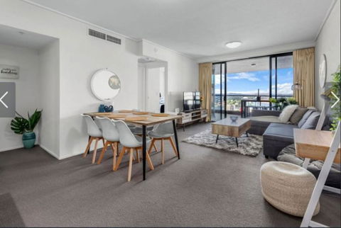 AU1 - Long Stay W Balcony RiverViews Fast WiFi - Accommodation Brisbane 1