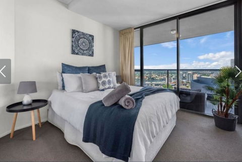 AU1 - Long Stay W Balcony RiverViews Fast WiFi - Accommodation Brisbane 3