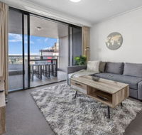 AU1 - Long Stay w Balcony RiverViews Fast WiFi - Accommodation Brisbane