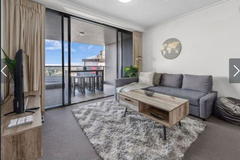 AU1 - Long Stay W Balcony RiverViews Fast WiFi - Accommodation Brisbane 0