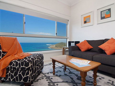 Avalon 3 - Views To Die For - Across The Road From Convent Beach - Accommodation Brisbane 2
