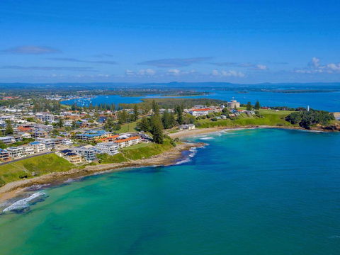 Avalon 4 - Right Across The Road From Convent Beach - Uninterrupted Views - Accommodation Brisbane 3