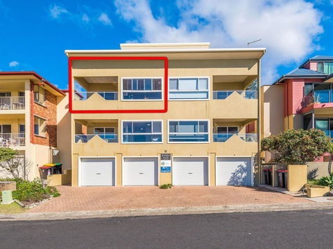 Avalon 4 - Right Across The Road From Convent Beach - Uninterrupted Views - Accommodation Brisbane 1